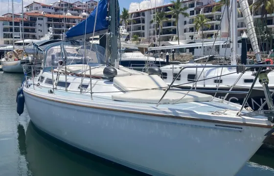 Lovely Catalina 36 Sailboat in Puerto Vallarta