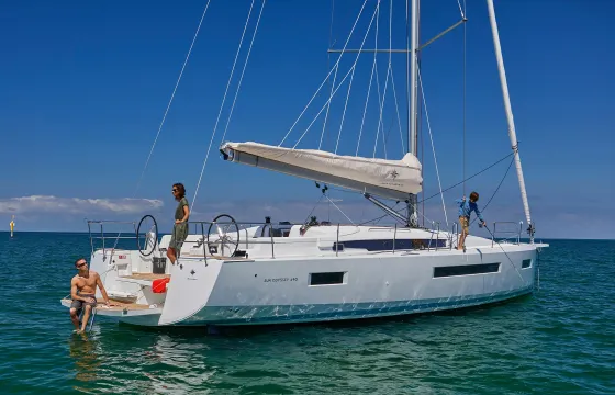 Magic Sailboat experience - Sun Odissey 490 Sailboat