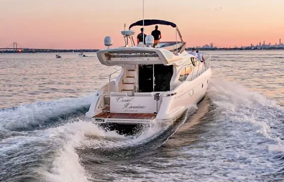 Port washington, NY -  Private Yacht Charter - 43' Azimut Flybridge