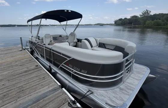 2026 Sylvan Mirage Pontoon for 12 Guests, 115 Hp Yamaha on White Bear Lake
