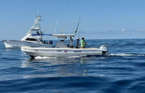 Custom Private Charters: Beach, Snorkeling & Ocean Adventures in Herradura