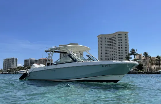 Perfect Day Boat in Delray and Boca - Boston Whaler 270 Center Console