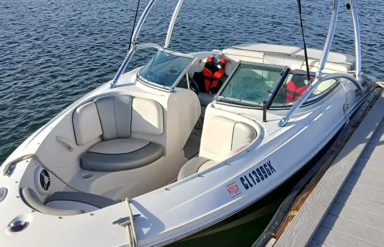 19' Sea Ray 195 Sport - 8 Passenger Bowrider with Water Sports Tower