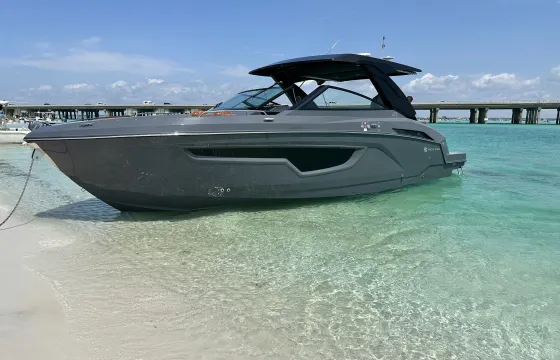 34' Cruiser Yacht for Your Perfect Destin Adventure