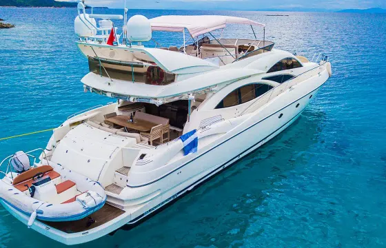 75ft Motor Yacht Private Tour with Luxurious Amenities!