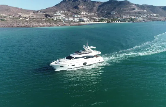 Luxury is the best option at the Ferreti 72 ft Power Mega Yacht