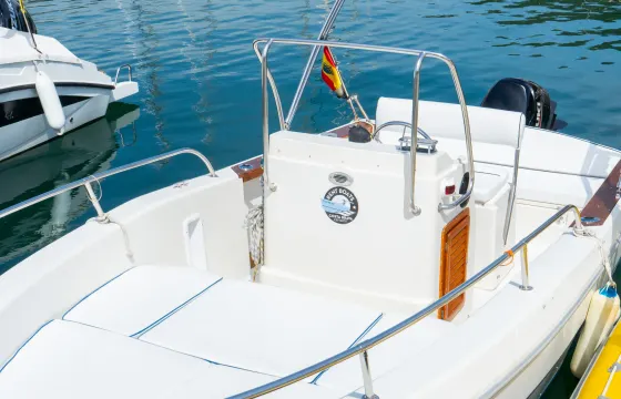 Capelli 19 Powerboat in Estartit (Costa Brava) - License Required