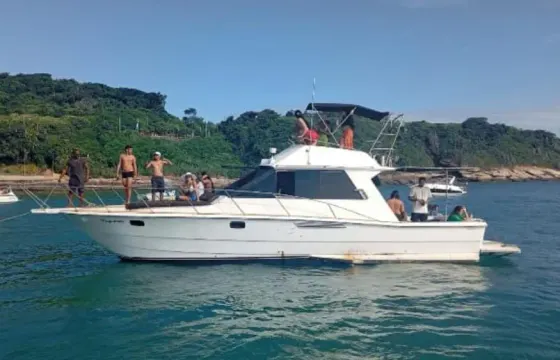 40ft Afrodite Carbrasmar Motor Yacht Rental in Armacao dos Buzios, Brazil