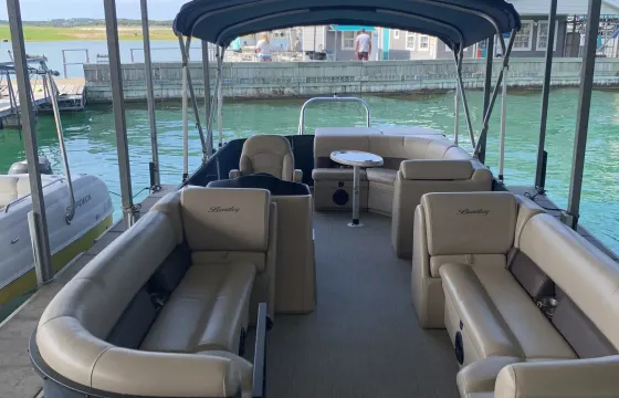 Self Captain 15 Passenger Luxury Pontoon Boat On Lake Travis