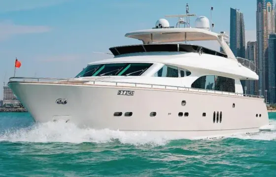 EXPERIENCE DUBAI ON OUR 98FT HORIZON YACHT WITH JACUZZI
