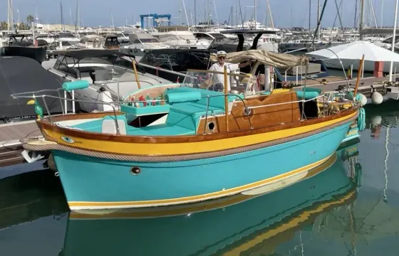 Unique Vintage Boat Tour Cannes & Lerins Islands – Private Charter up to 9 Guest