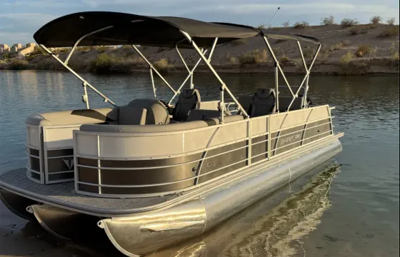 2025 Trifecta 24’ Tri-toon with 200hp Merc