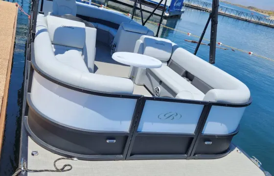 Lake Pleasant Beauty - 250hp Outboard