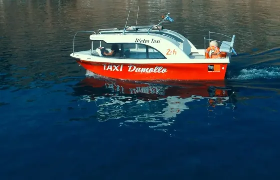 Taxi boat up to 10 persons!