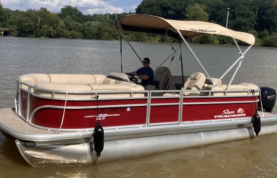 2024 24ft Suntracker Party Barge Pontoon on Lake Wylie