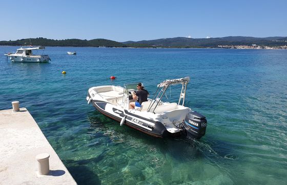 ZAR 53 Formenti is the perfect boat to rent for wonderful day at the sea!