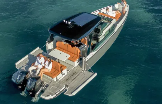 Saxdor 320 GTO to discover Paros, Antiparos and the surrounding islands