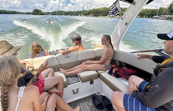 Enjoy Lake Norman with this Luxury Boat 24ft Regal Bowrider- Skipper Included