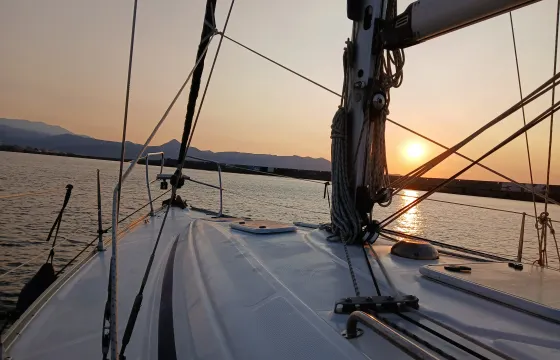 Daily Private Sailing Trips to Dia island