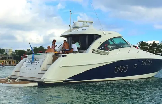 63ft Premier Sea Ray Sundancer Yacht Perfect for Chicago Playpen, River, Winery
