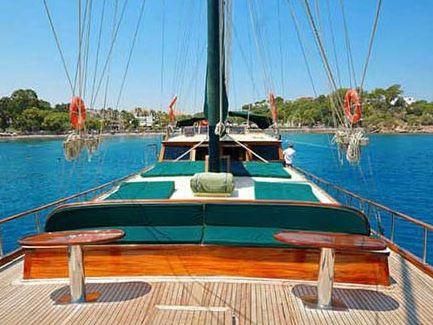 PERI  This Wonderful Deluxe Gulet Yacht is 25.m Long and for 10 People