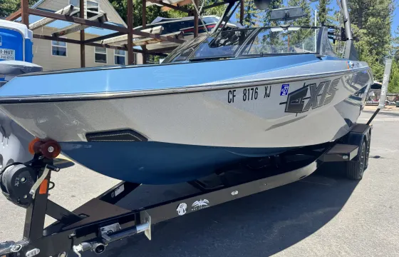 2022 Axis T220 Wake Boat for 11 in Sacramento with Wakeboards and Toys