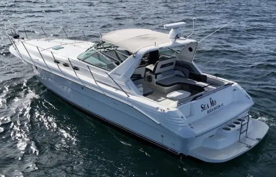 Cruise in Comfort: Sea Ray 46ft for Rent in Fort Lauderdale