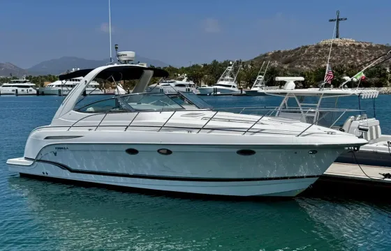 Beautiful 35ft Sea Ray Yacht for a Getaway in the Sea off Los Cabos