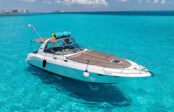 40ft Sea Ray Sundancer Yacht in Cancun Caribbean - 12 Guest Capacity