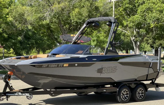 AXIS A22  SurfBoat Rental LAKE TAHOE 3 DAYS MINIMUM