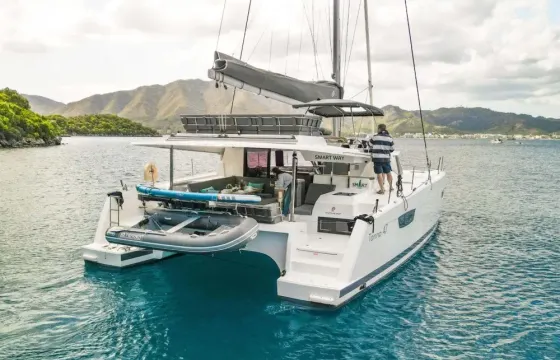 Private 4-Day Luxury Catamaran Cruise Huahine to Bora Bora w/ Crew