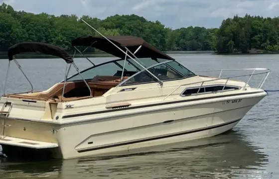 260 Sea Ray Sundancer for Overnight Stays | Lake Wawasee
