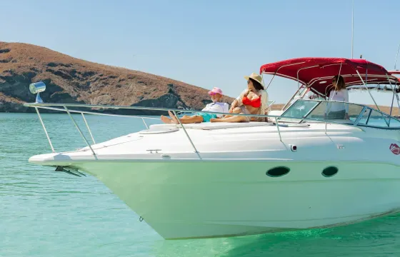 THE MOST AFFORDABLE LUXURY YACHT CRUISE - Balandra Beach, Isla Espiritu Santo.