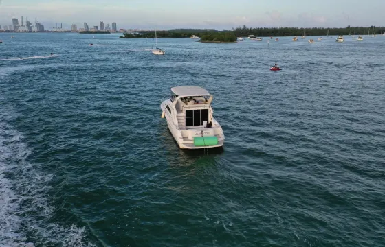 Flybridge Searay 50ft at Miami Close to The Bay!