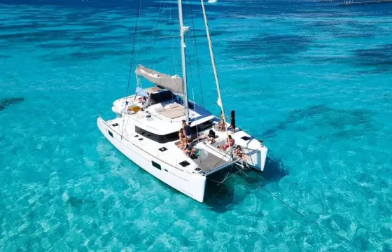 5-Star Lagoon 44’ Catamaran In Cancun & Isla Mujeres