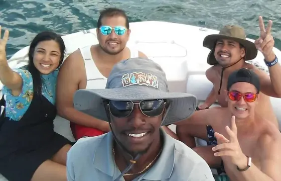 Private (Rose Island,Snorkeling,Turtles) Half Day Charter