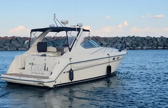 Luxury 40ft Maxum 3700 SCR Motor Yacht Available To Cruise To The Playpen!