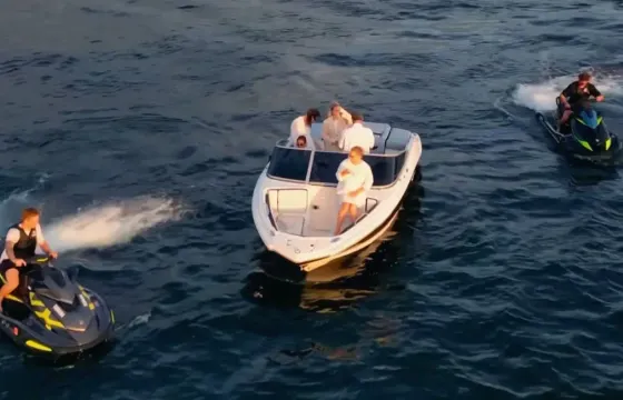 Boat Rental On Lake Washington - 19ft Sea Ray