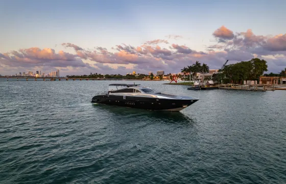 Luxurious 92ft Leopard Yacht