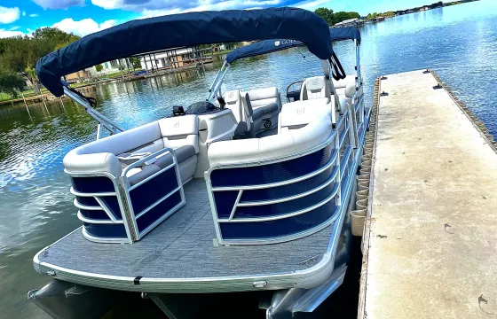 Lots of shade on this Sweetwater tritoon!!