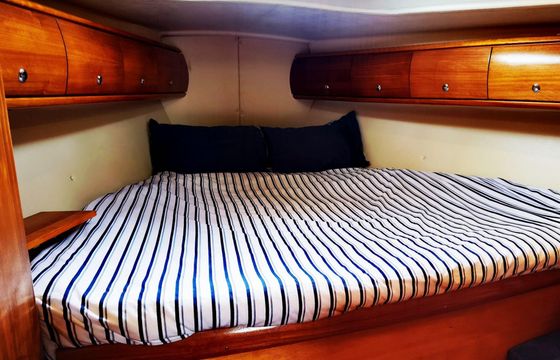 Sleep on cozy Bavaria 38 Cruiser Unique Overnight Stay in Puerto La Bajadilla