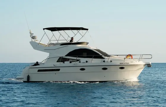 Rodman 38 Flybridge luxury charter (15 pax max)