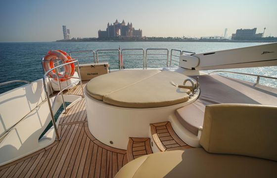 Experience Dubai on our Majesty 88ft Jacuzzi Yacht!