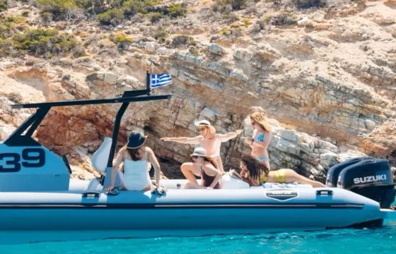 Half Day Private Cruise with: Milos- Polyaigos- Kimolos