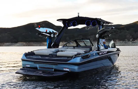 Wakesurfing lessons on a Centurion Ri230 Surf Boat