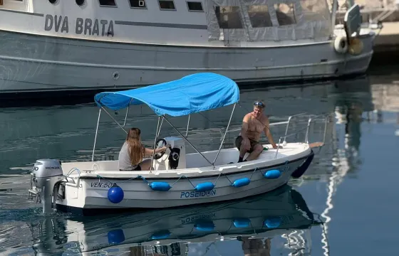 16ft VEN 501 Boat - No License Needed - Up to 6 Guests - Fuel Included