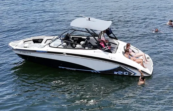 Yamaha AR240 Bowrider in TRL - Wakeboard, Tube or Chill with your boat soda!!!