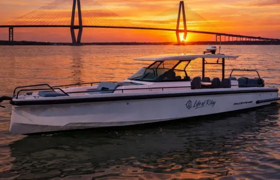 Brabus Axopar 37ft Sun Top with Restroom and A/C - Up to 13 guests in Charleston