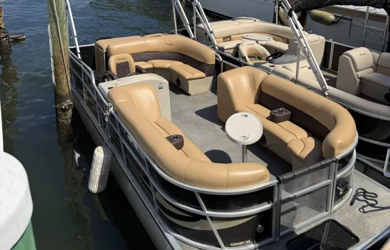 Bentley Pontoon Boat 24’ Powered By 115 Hp In Bay Harbor Islands