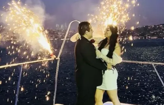 Book Your 39ft Custom Yacht for a Bosphorus Proposal